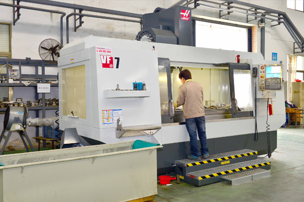 CNC milling center at Yidian