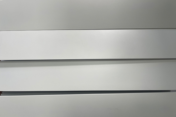 Samples of before-and-after sandblasted parts, Yidian